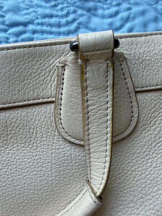 Coach Cream Pebbled Leather Satchel 12x9 with Scarf Accent and Matching Wallet - Picture 3 of 6